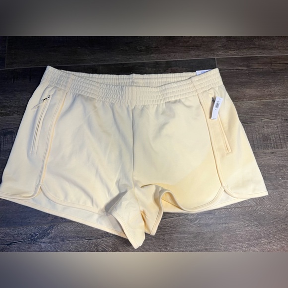 Old Navy High Rise Yellow Shorts - Picture 1 of 6